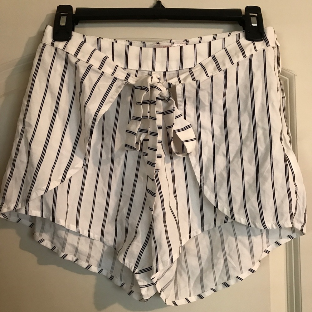 tie front cute shorts